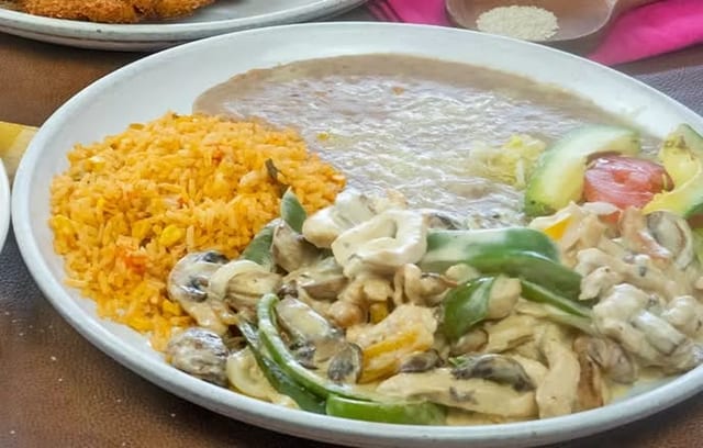 1/2 Pollo Con Crema.