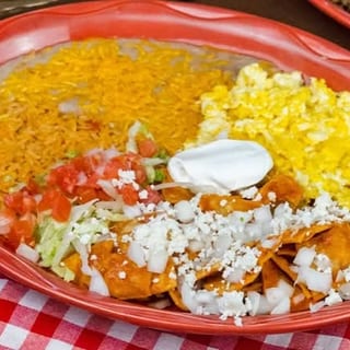 Chilaquiles Con Huevo